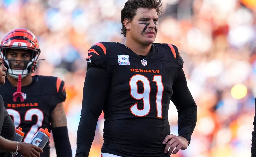 Hendrickson joins Ravens, Crosby still on Raiders and QB Jones re-signs with Colts