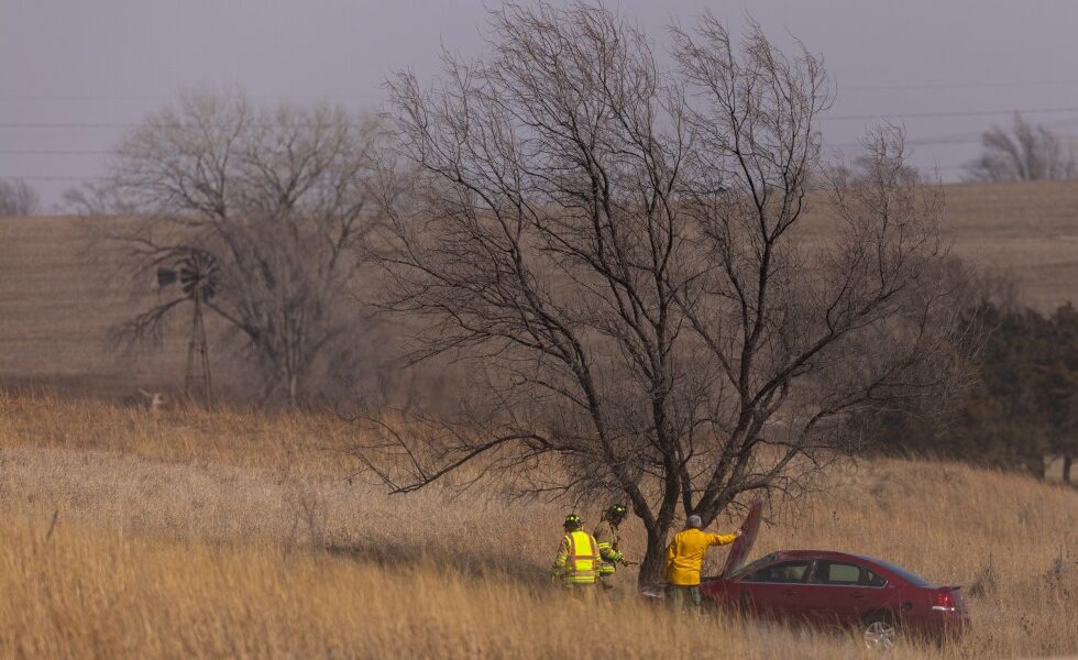 Many left without electricity as high winds cause damage in Ohio, Pennsylvania and Michigan