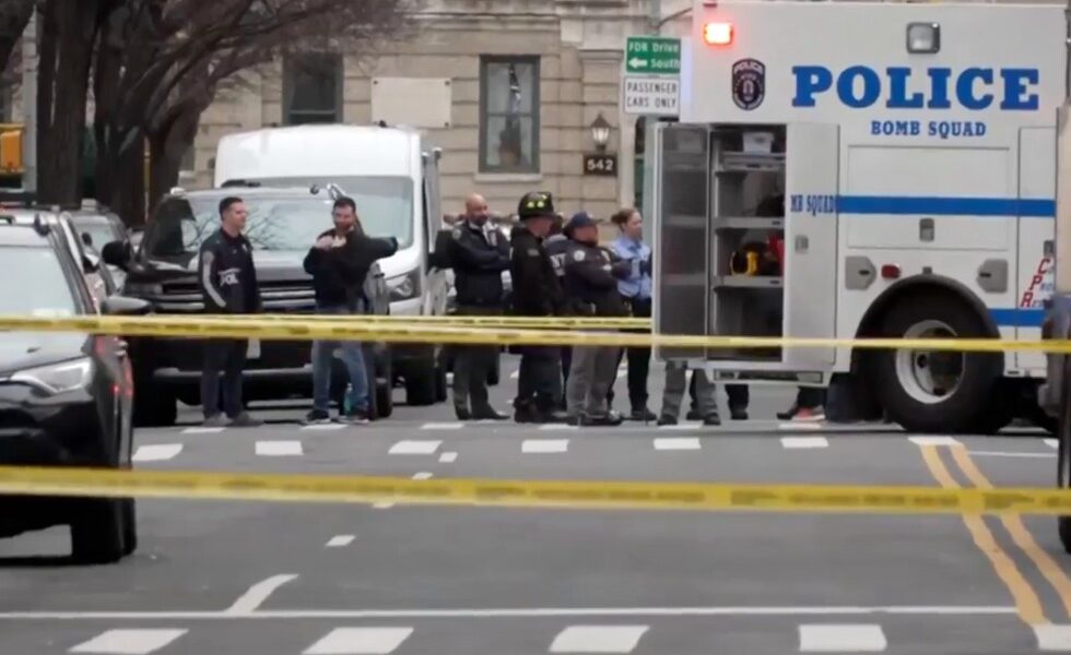 Improvised explosive device thrown at anti-Islam protest in NYC