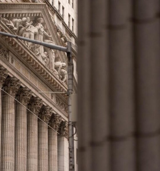 Global markets mixed, Wall Street gains as oil prices soar