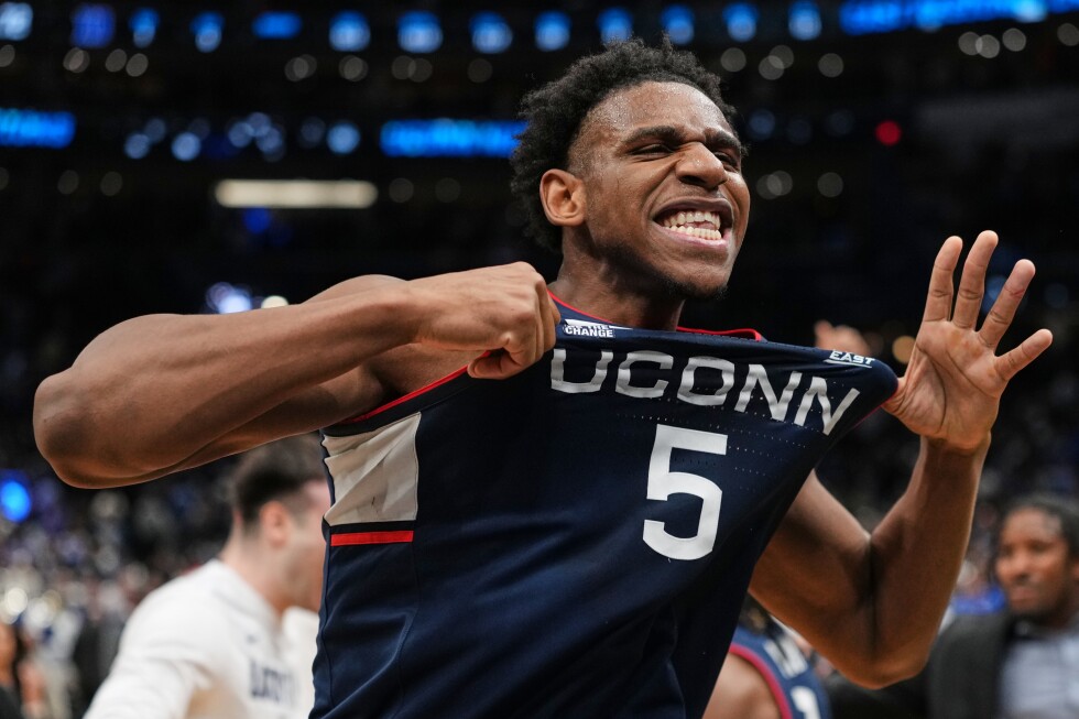 UConn will play Illinois and Arizona to face Michigan in Final Four