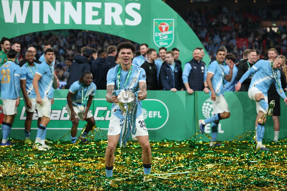 Man City dominates Arsenal to win English League Cup 2-0