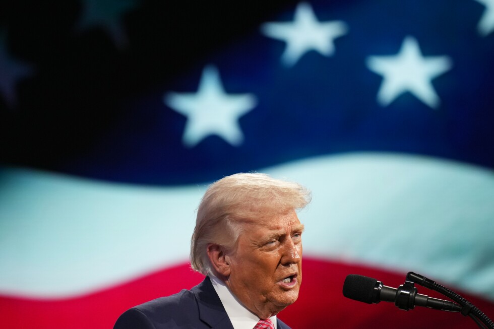 Trump's conflicting messages sow confusion over Iran war