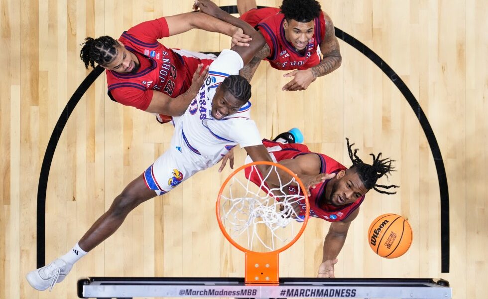 St. John's beats Kansas 67-65 on Darling's layup at the buzzer in March Madness
