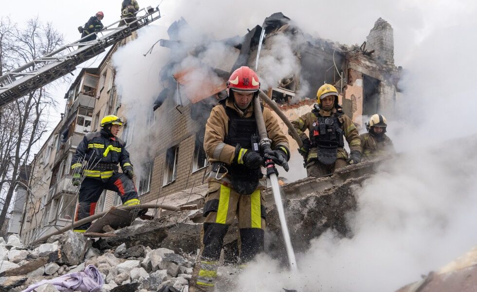 Russian missile hits residential building in Kharkiv, killing 10