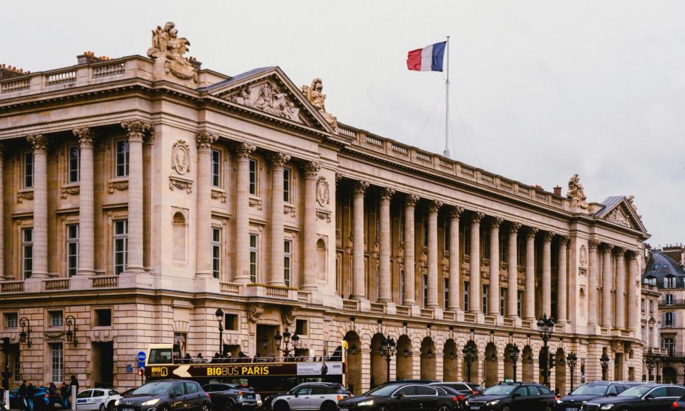 France's finance minister calls for more euro stablecoins, expresses Qivalis support