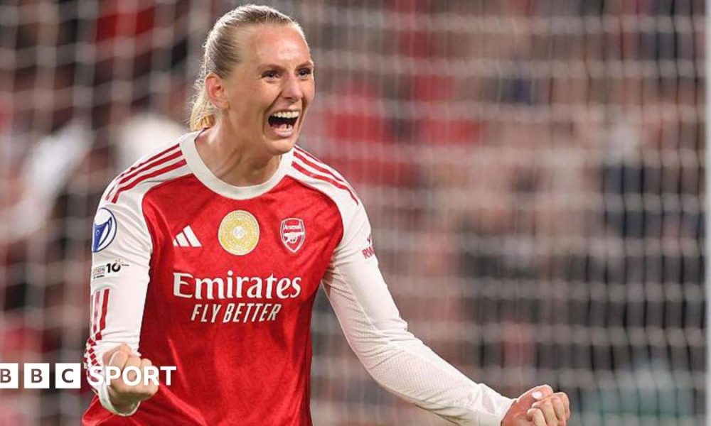 Stina Blackstenius celebrates