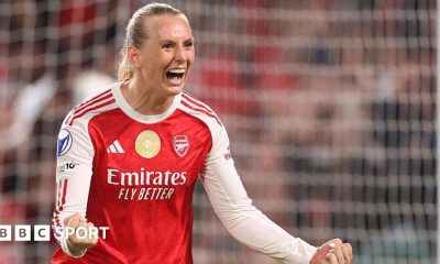 Stina Blackstenius celebrates