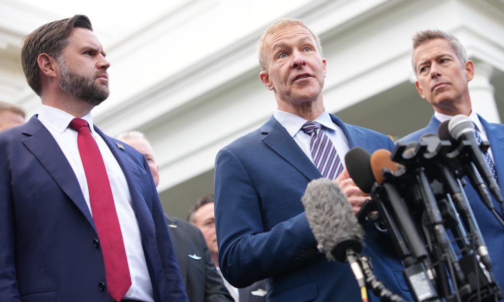 United CEO brought merger idea to White House but considered it last fall