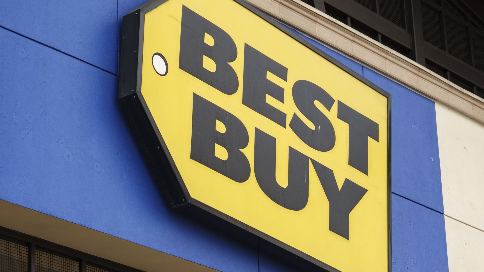 Best Buy names Jason Bonfig as new CEO, replacing Corie Barry