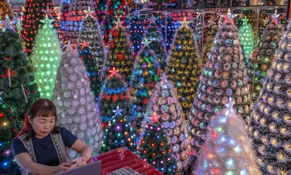 Hormuz disruptions hit China’s Christmas capital and holiday spending