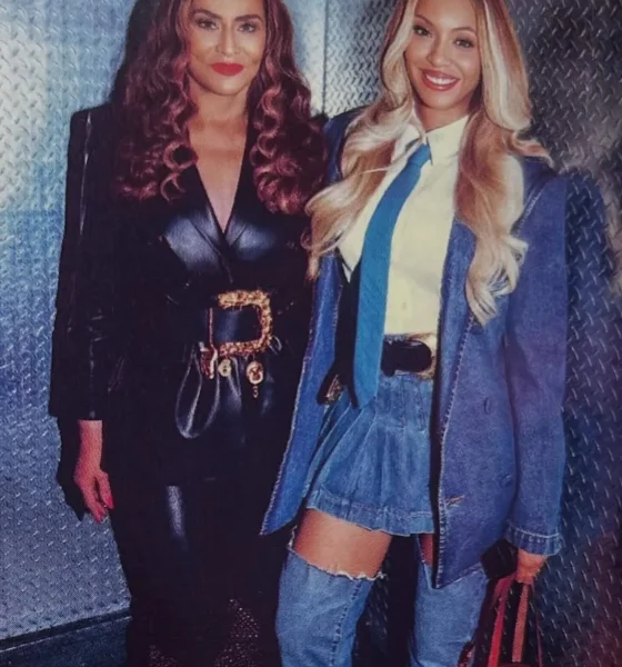 11Beyonce In Blue Denim Romeo Hunte With Tina Knowles At The Super Bowl