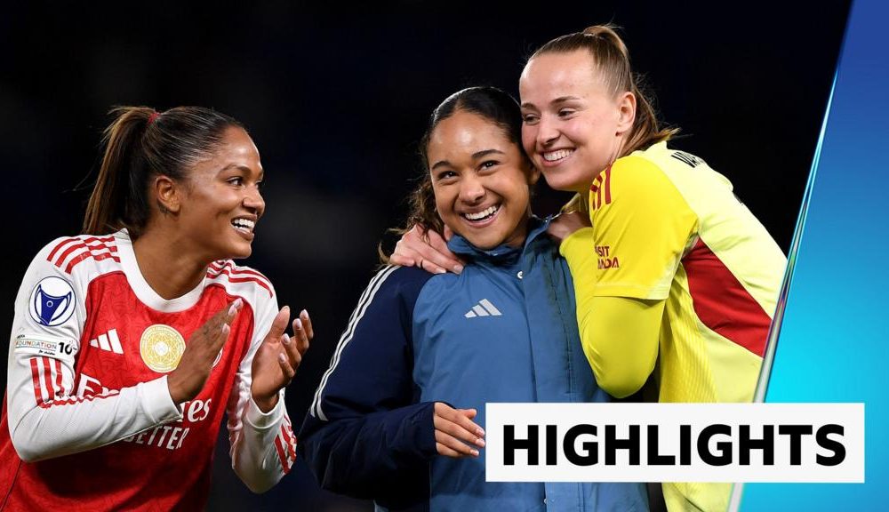 Arsenal players celebrate