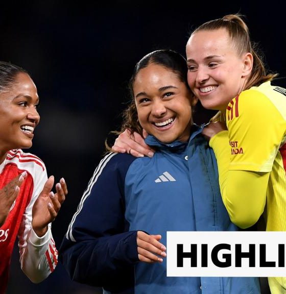 Arsenal players celebrate