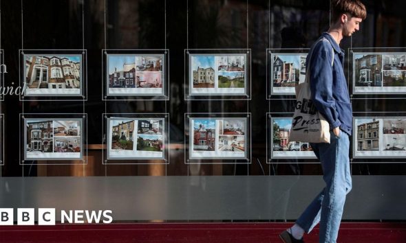Estate agents accuse Rightmove of charging excessive fees
