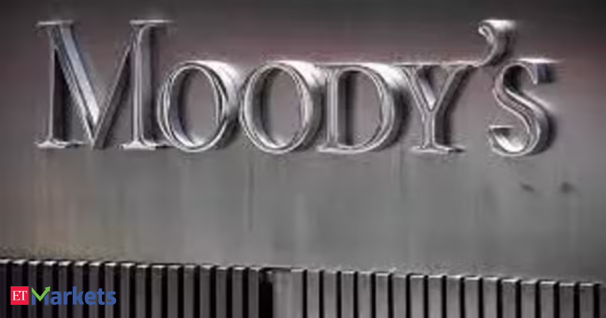 Moody's cuts outlook on US BDCs to 'negative' on redemption pressure, rising leverage