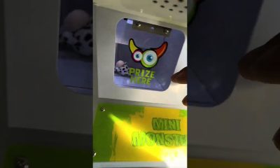 There’s money in this claw machine #arcade #clawmachine #bestarcadegames #money #shorts #arcadegames