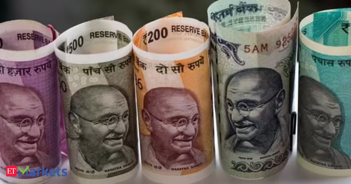Rupee touches one-week high on report of RBI plan to ease oil refiners' dollar bids