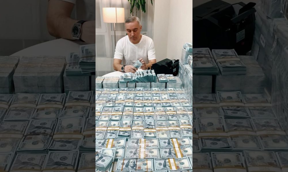 #millionaires #money #cash #dollar