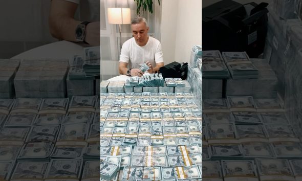 #millionaires #money #cash #dollar