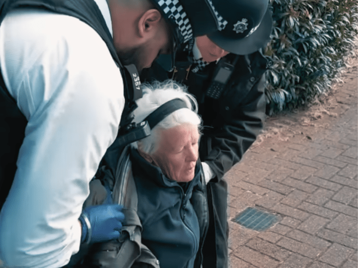 Activist arrested for defending jurors' legal rights