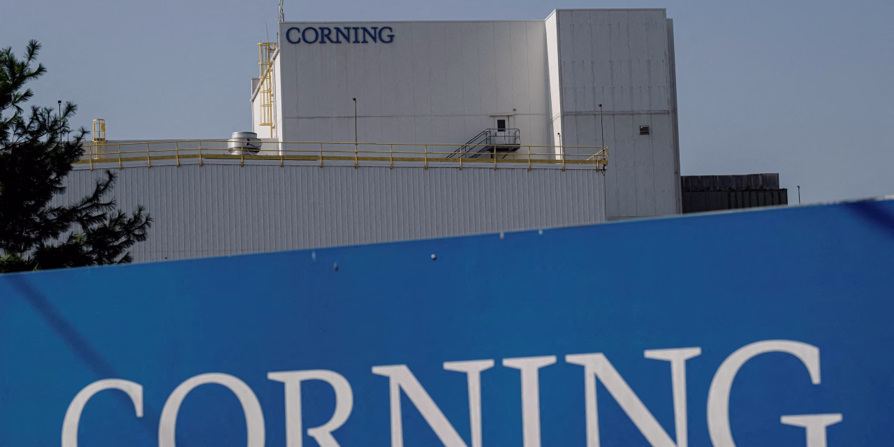 Corning Profit, Core Revenue Rises