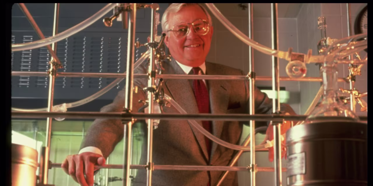 Dean Buntrock, Co-Founder of Waste Management Who Turned Trash Into a Multibillion-Dollar Empire, Dies at 94