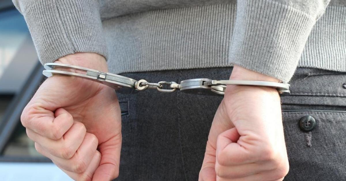 Knaresborough - man arrested after police stand-off