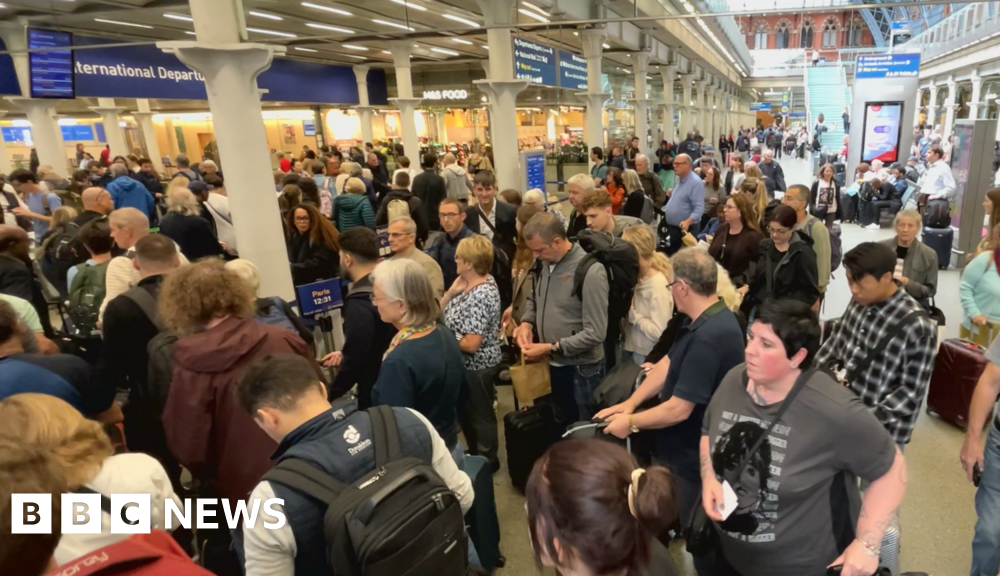 EU fingerprint and photo travel rules come into force