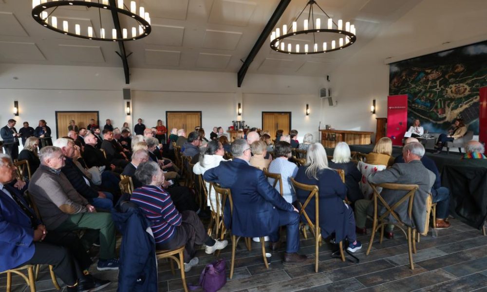 Kim McGuinness holds Mayor Meets event on transport in Bishop Auckland