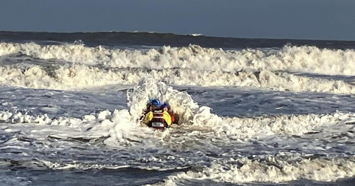 People almost 'cut off' by tide in Robin Hood's Bay