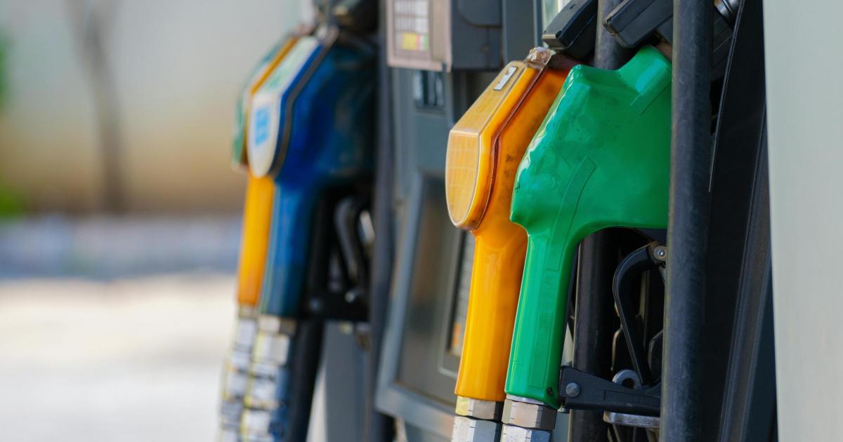 UK drivers 'urged to fill up petrol by 5pm' due to price rises
