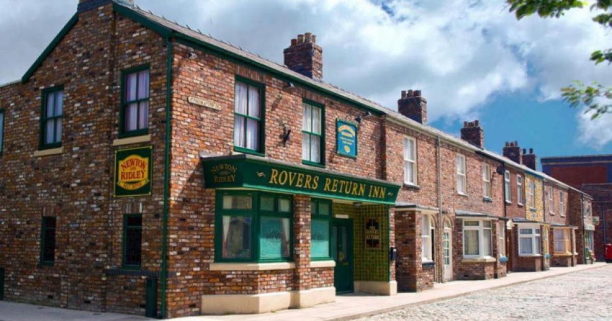 Coronation Street legend to endure violence in new episode