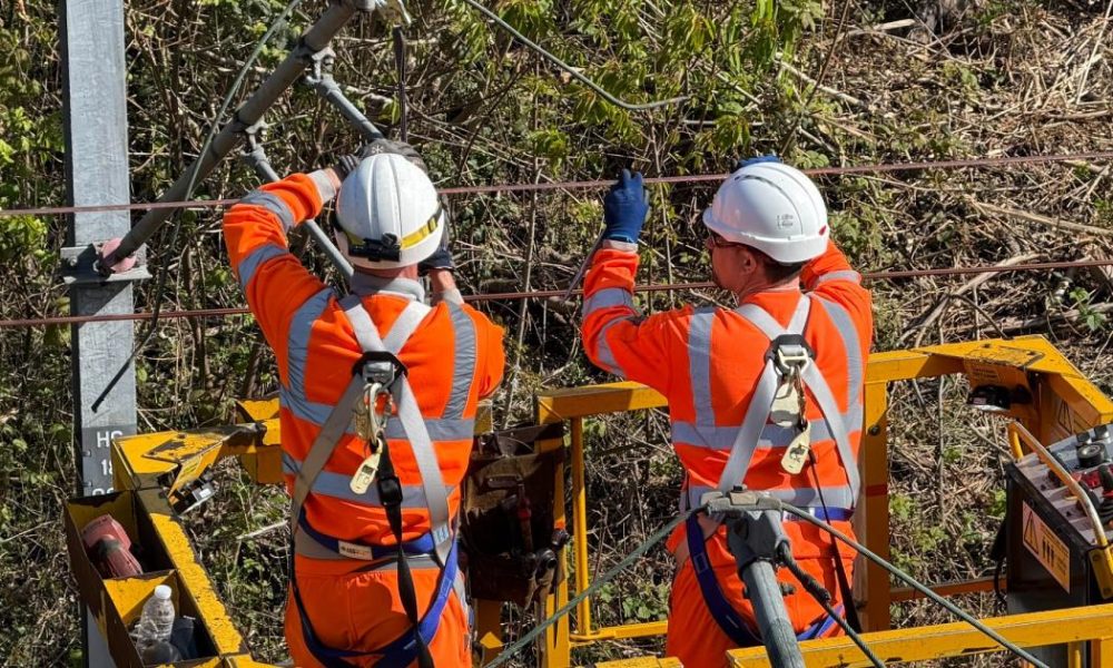 Nexus hiring 11 recruits for Tyne and Wear Metro line work