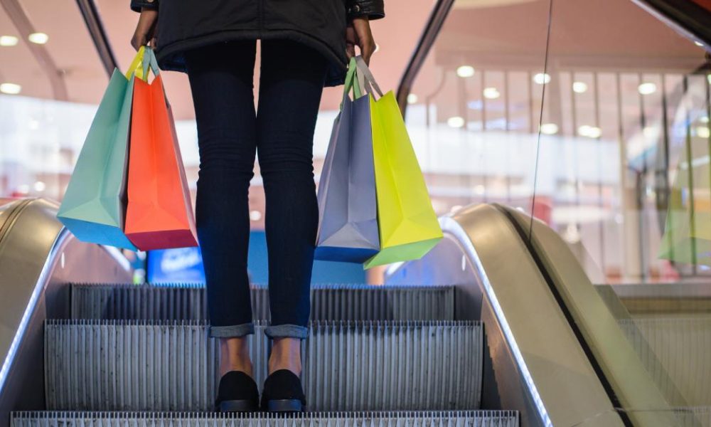 UK clothing chain shuts all shops after administration