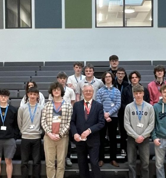 Sir David Davis drops in at Woldgate School in Pocklington