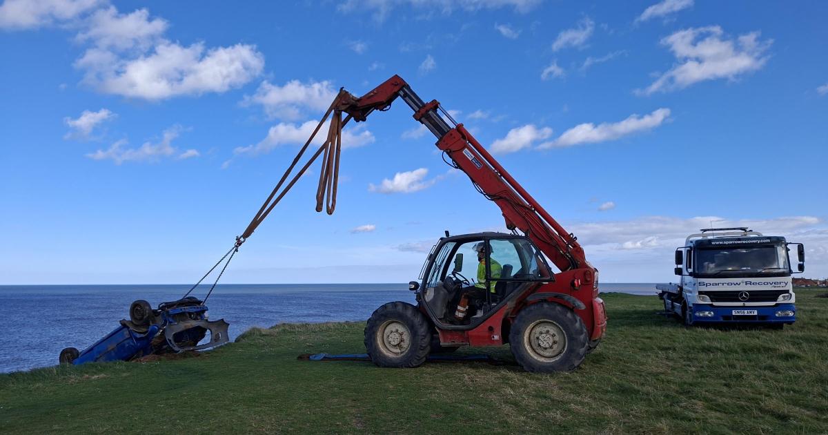 Peugeot 107 car is winched from cliff in Withernsea