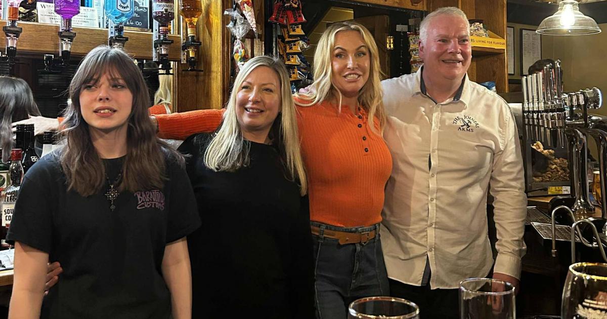 Josie Gibson visits Joiners Arms in Hunwick for new TV show