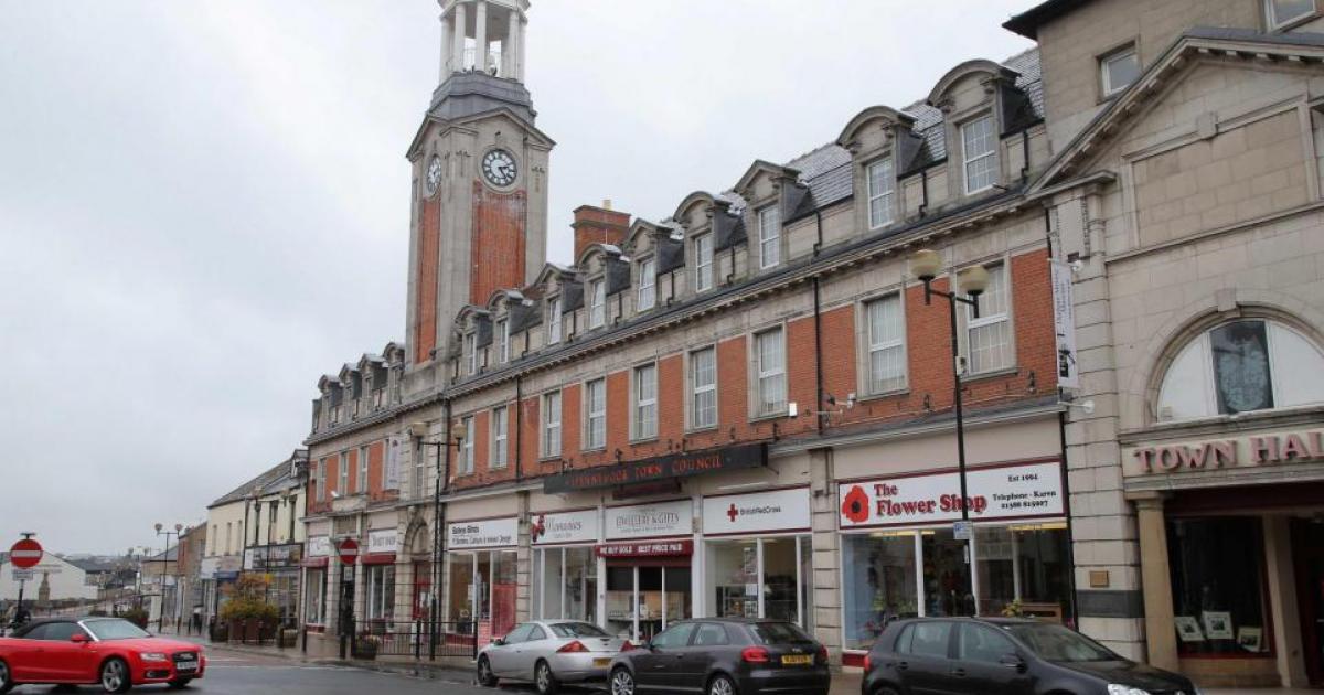 Two women and a man arrested after Spennymoor street fight