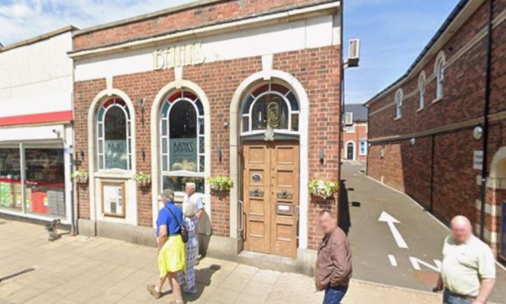 Filey bar plan for outdoor drinking at Banks Lounge rejected