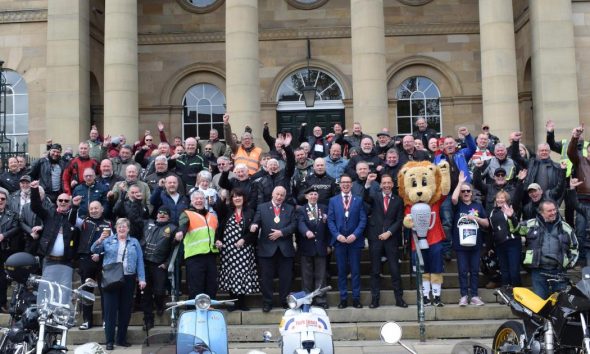 Mods and Rockers join York Inset Scooter Club ride out
