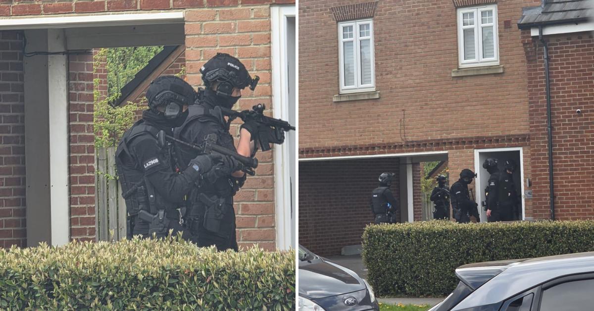 Armed police called to 'man with knife' on Spennymoor street