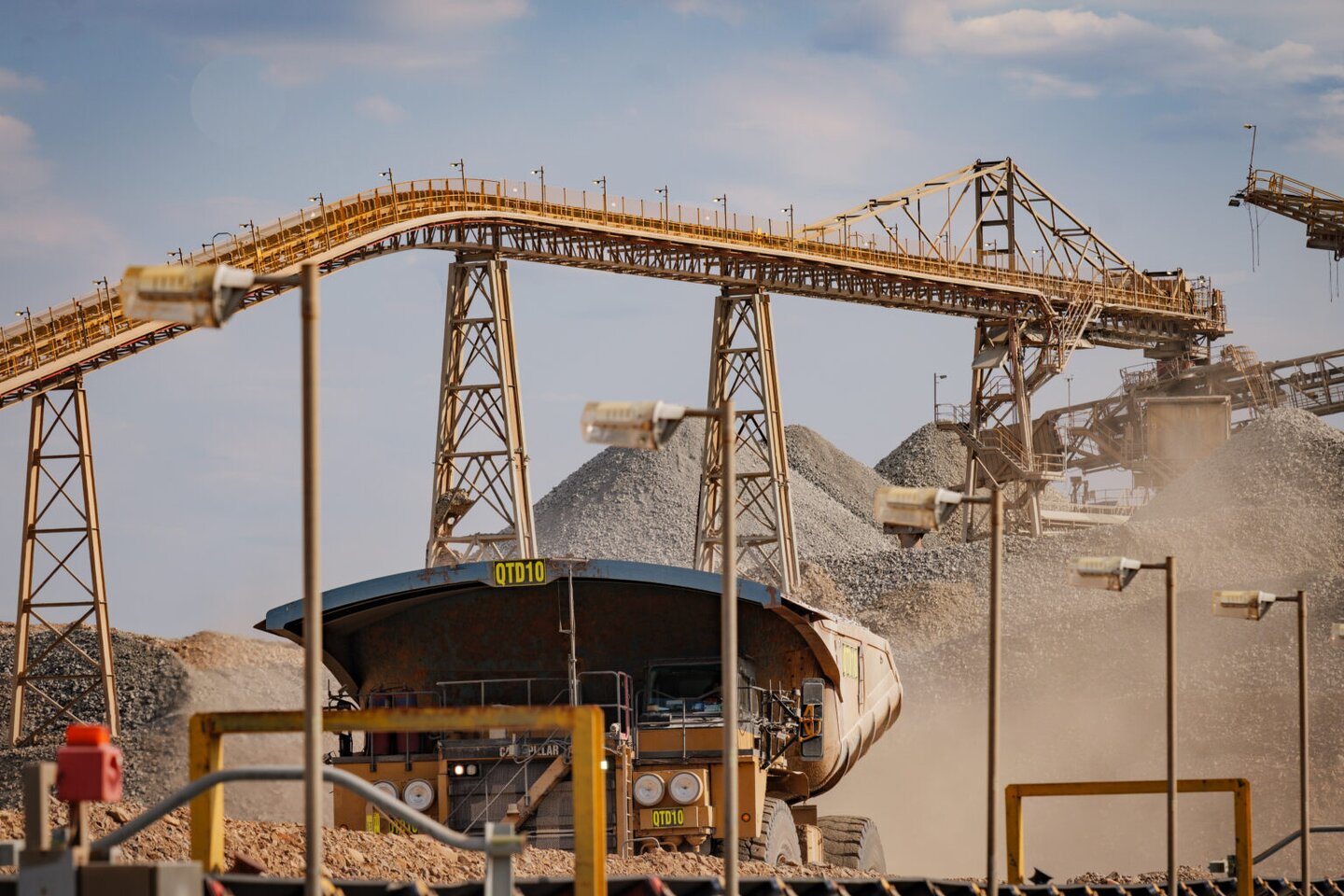 Goldies shine on $1b coffers, firm fuel supply