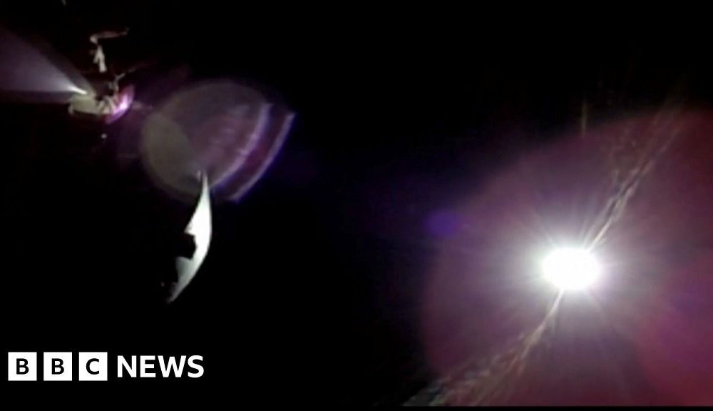 Artemis II's historic lunar flyby... in 90 seconds