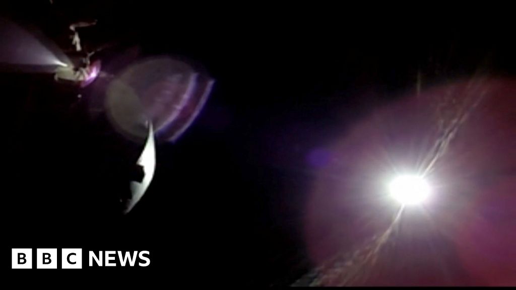 Artemis II's historic lunar flyby... in 90 seconds