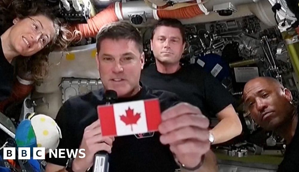 Canada's Mark Carney makes call to Artemis II