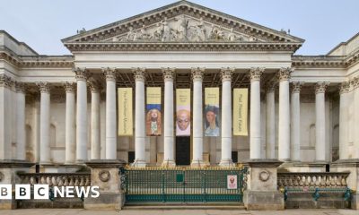 Uni staff strike for cost of living 'weighting'