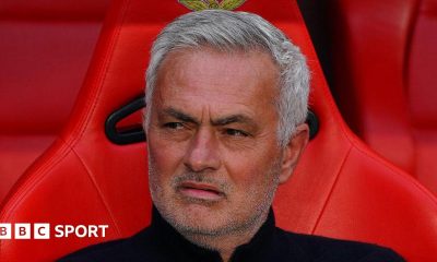 Jose Mourinho in the dugout managing Benfica