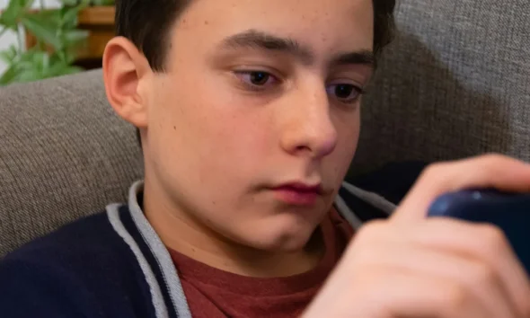 What Is Gooning? Therapist Explains The New Trend Parents Should Question