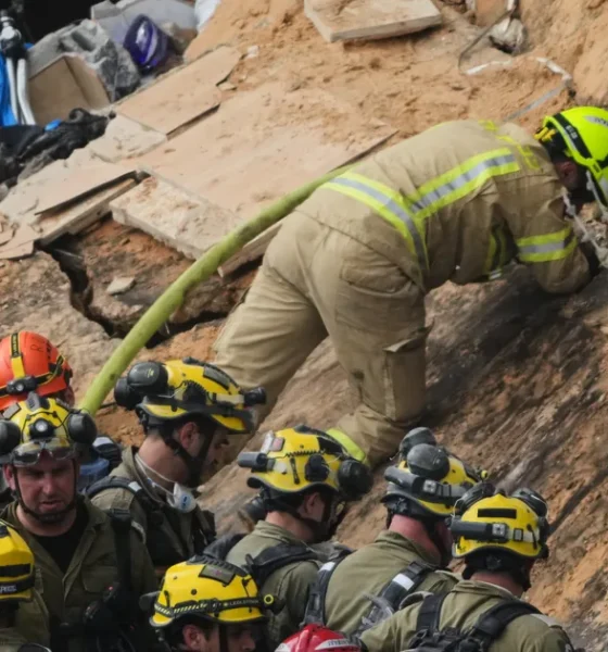 Iran Calls Trump Threats War Crimes And Warns Of Response